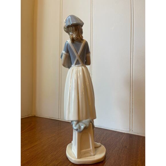 Nao by Lladró Porcelain Figurine Nurse With Baby #0709 Mint Condition 13.5" - Picture 3 of 4